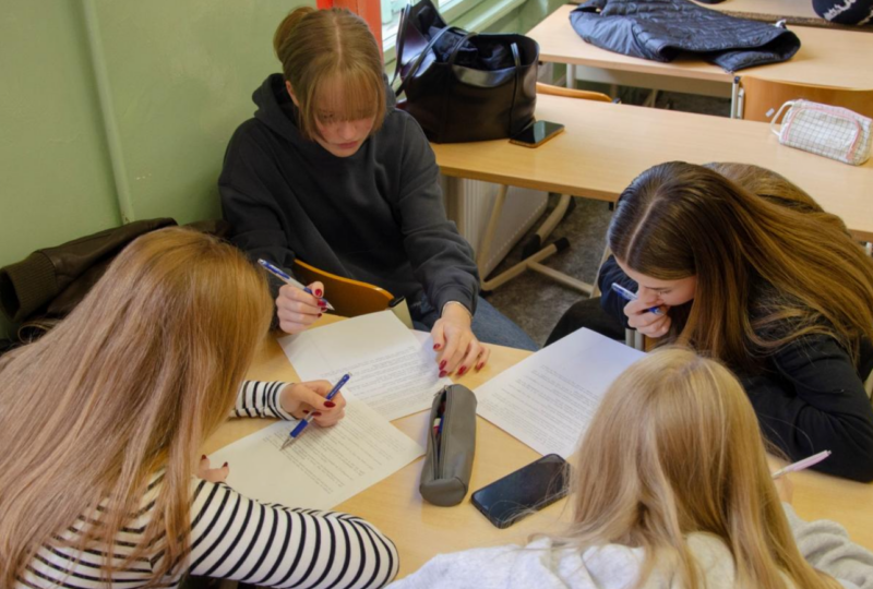 Szemtől szemben – kapcsolatok a digitális világban