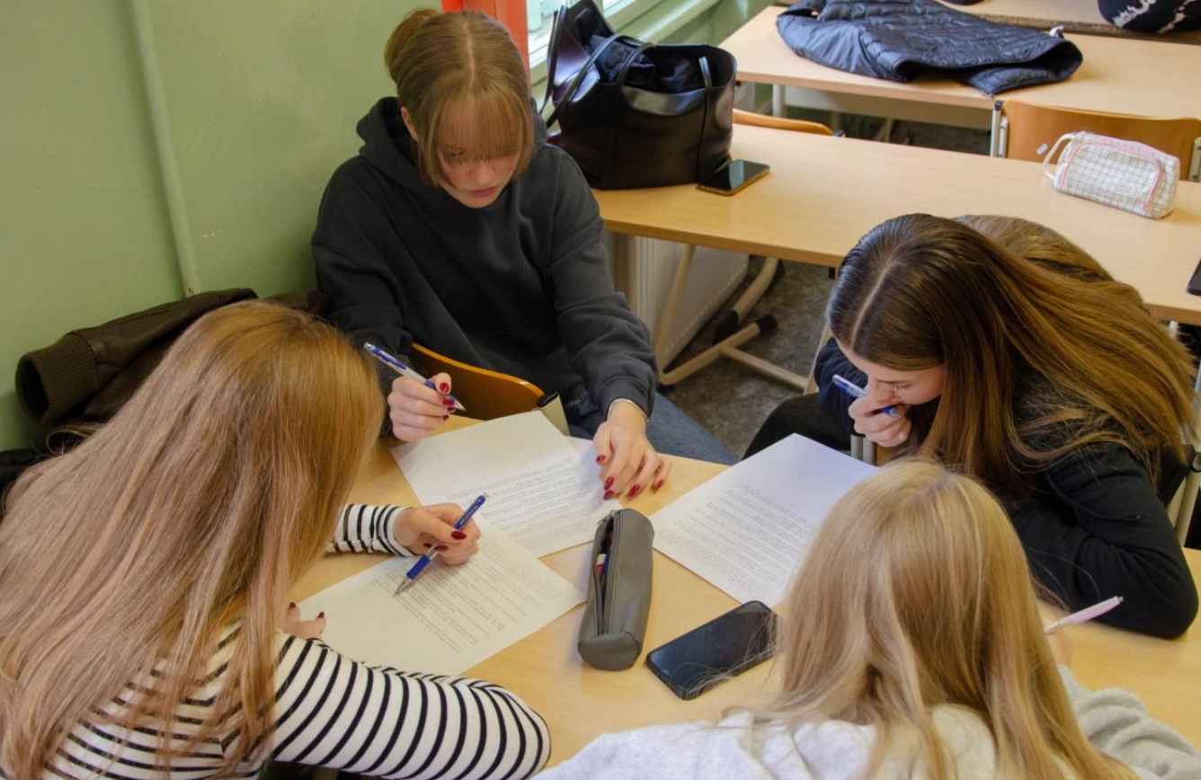 Szemtől szemben – kapcsolatok a digitális világban
